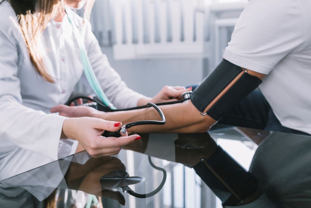 Quels sont les différents types et stades de l’hypertension ? 